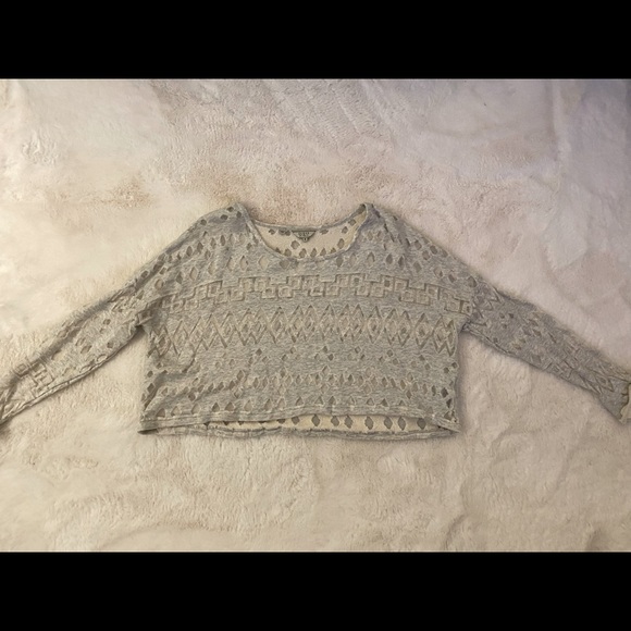 Cropped, aztec sweater from Guess. - Picture 2 of 3